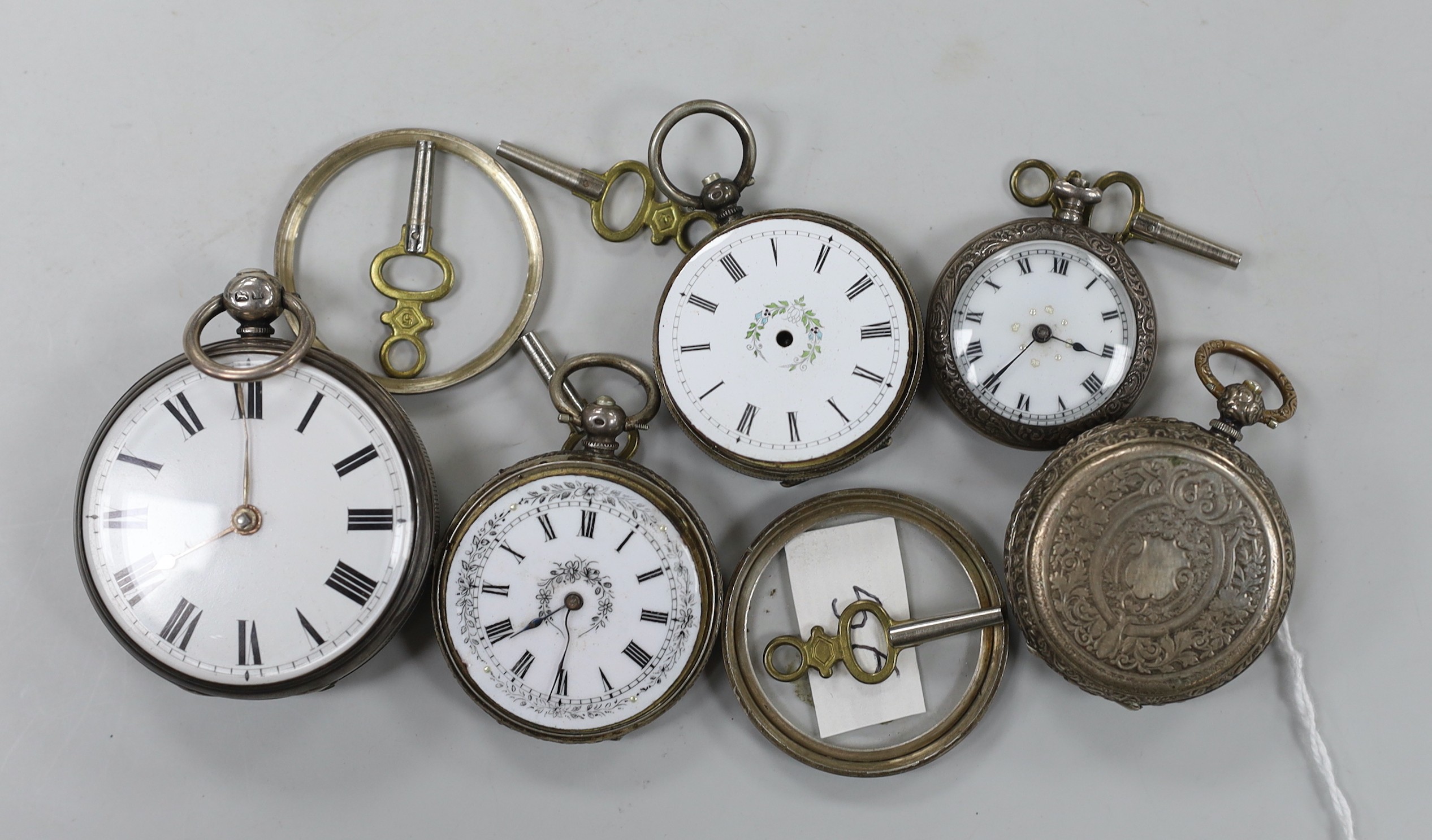 An early 19th century open faced silver keywind verge pocket watch by J.W. Bedwood of Shoreditch and four assorted white metal fob watches(a.f.).
